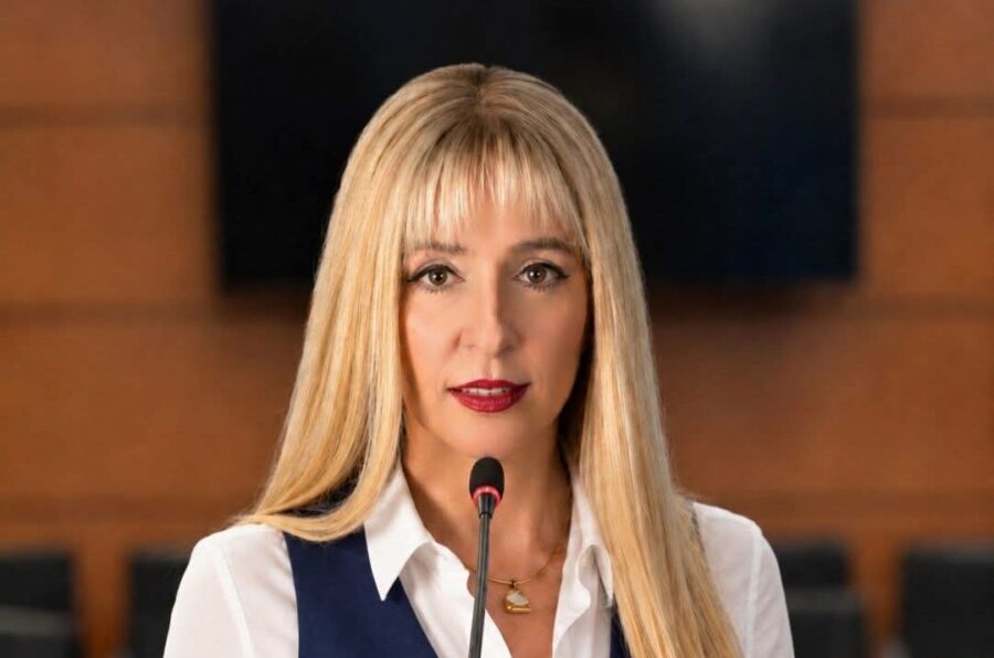 Μανούκα: «Η δυσοσμία δεν λύθηκε – Καταργήθηκε το εμπάργκο στα ΕΛΠΕ με πρόσχημα τα γήπεδα»